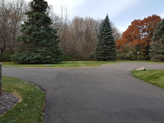5th image of 2631 Brookdale Ln N