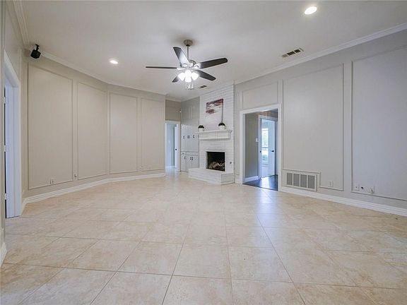 3rd image of 489 Sellmeyer Ln