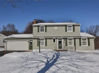 62 Squirrels Heath Rd, Fairport, NY 14450