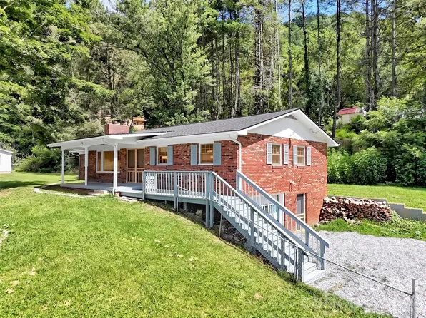 70 Iris Ln, Canton, NC 28716