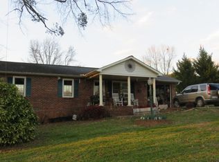 104 Robin Cir, Starr, SC 29684