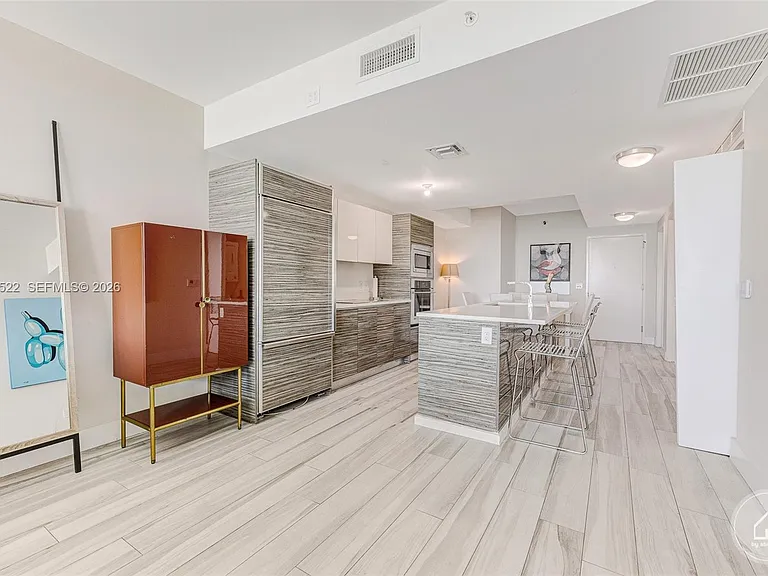 460 NE 28th St #1707 — Photo 7