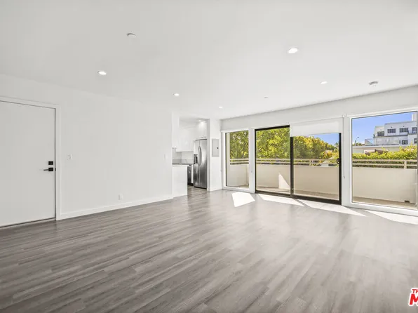 1264 9th St #E, Santa Monica, CA 90401