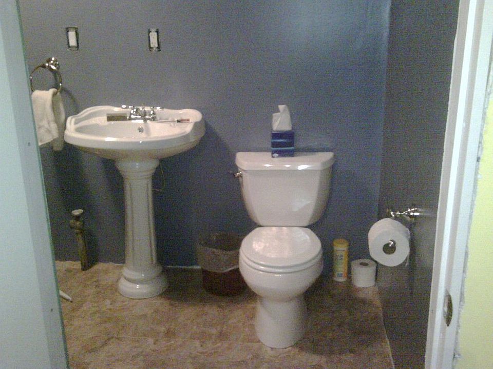 1st Floor Bathroom