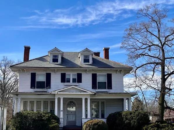 144 N Main St, Chatham, VA 24531