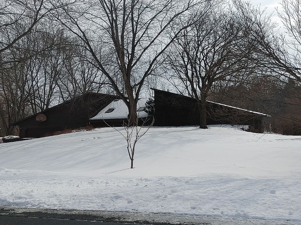 2nd image of 22529 Ironwood Rd