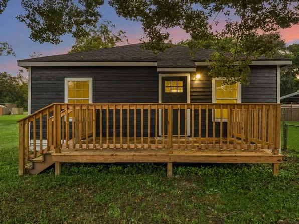 5122 Avenue L, Santa Fe, TX 77510