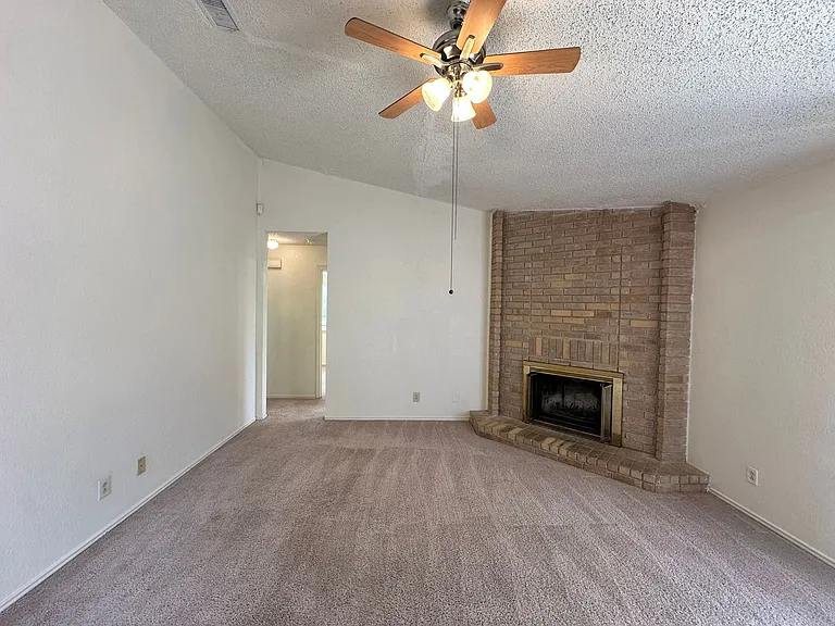 2312 Silverhill Dr — Photo 3
