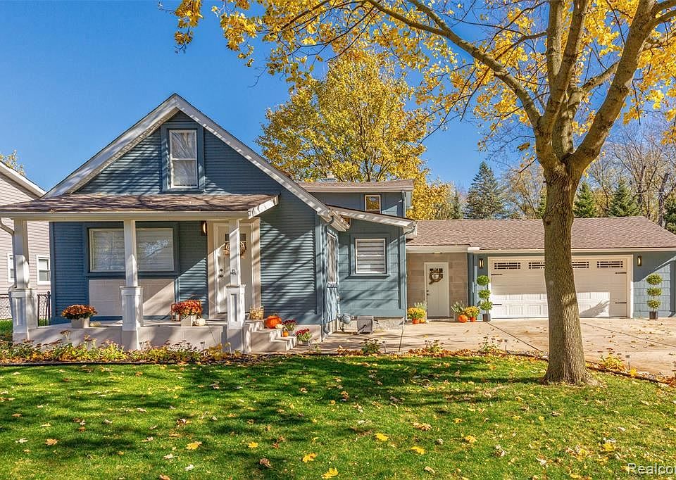 1st image of 21734 Albion Ave