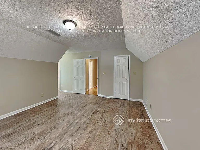 6297 Queens Ct — Photo 17