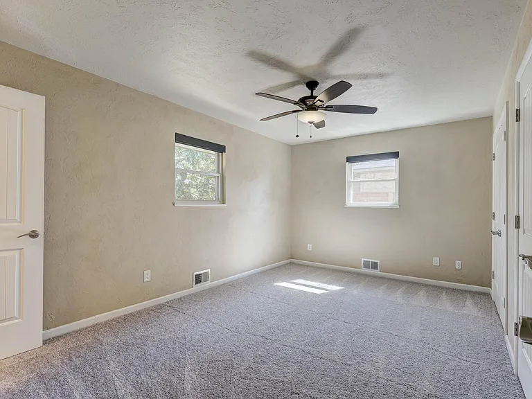 2820 Guilford Ln — Photo 25