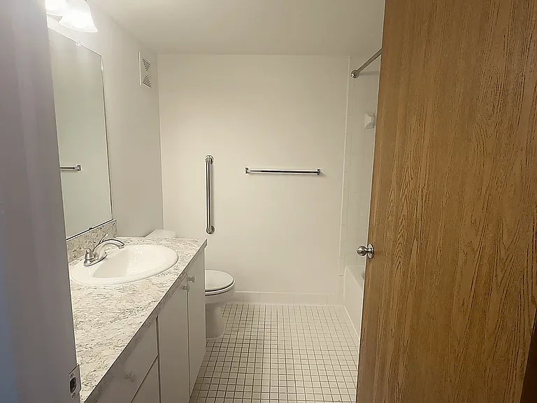 Prentiss Pointe Apartments — Photo 142