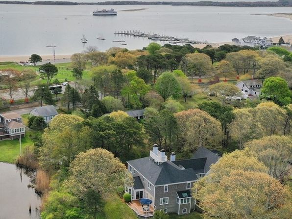 20 Stanley Pl, Barnstable, MA 02630