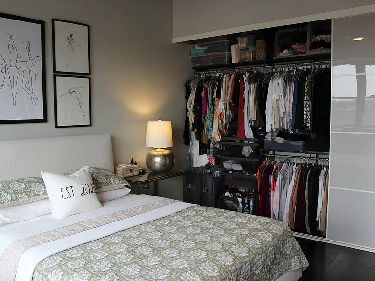 Wall to wall closet