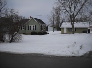 10324 Kraut Rd, Franksville, WI 53126