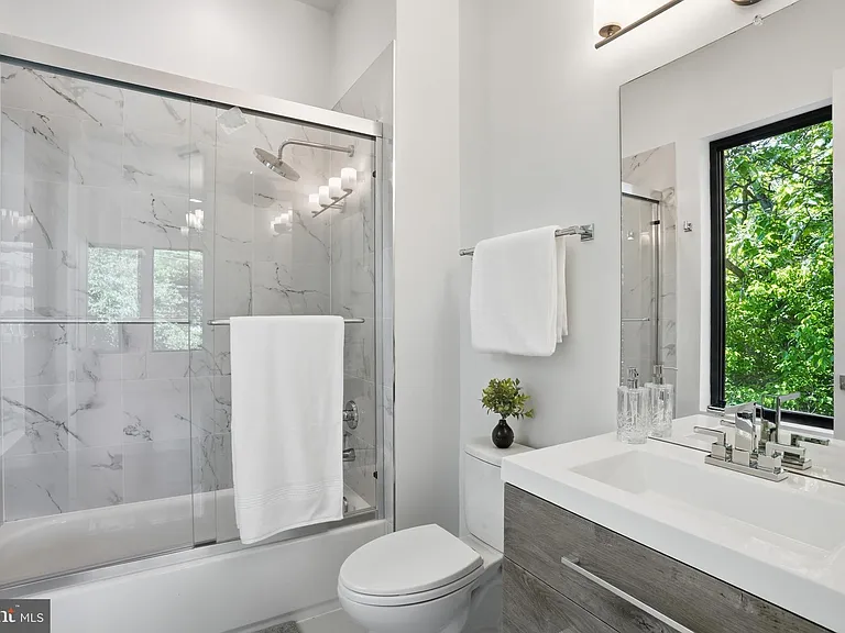 1513 Oakview Dr — Photo 67