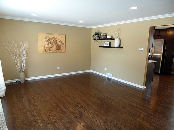 3rd image of 6022 W 91st St