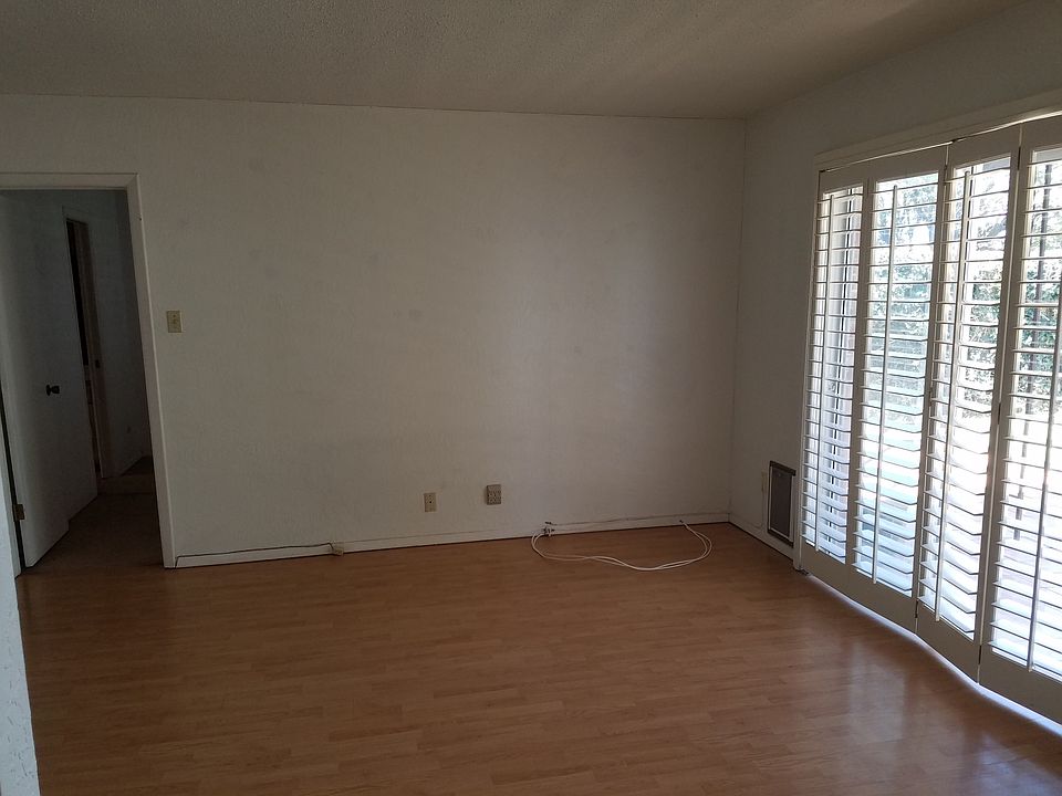 Living Area 2