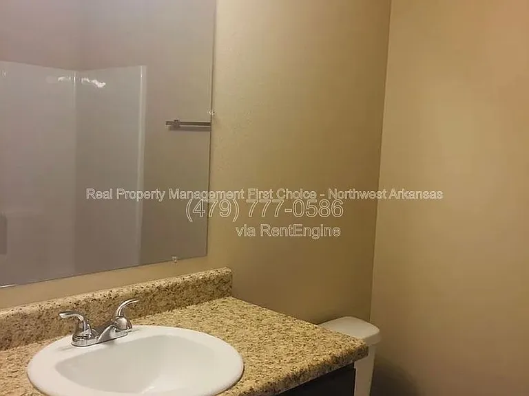 1013 Ethan James St — Photo 12