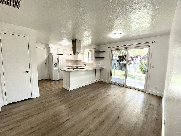 3911 S Minuteman Way — Photo 9