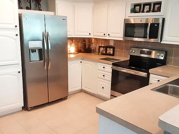 4th image of 679 Bamboo Palm Way #890