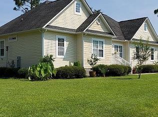 1471 Cottage Ln, Southport, NC 28461