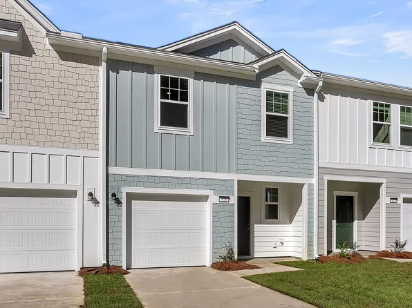 488 Colchester Ct, Moncks Corner, SC 29461