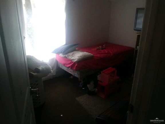3rd image of 108 Pecan St