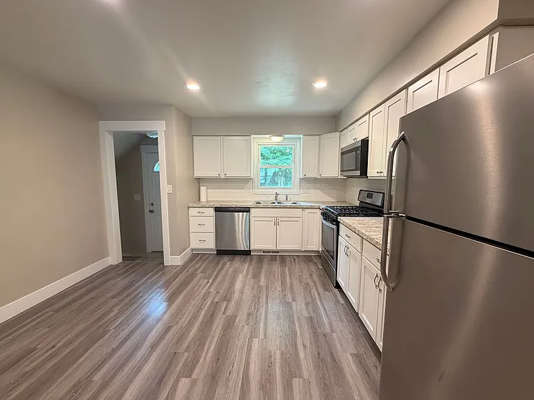 5729 Ridgebrook Ave SE — Photo 7