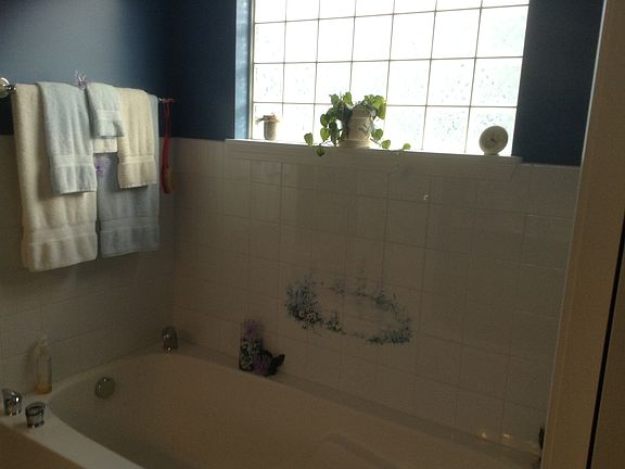 4th image of 619 Heatherwoods Dr