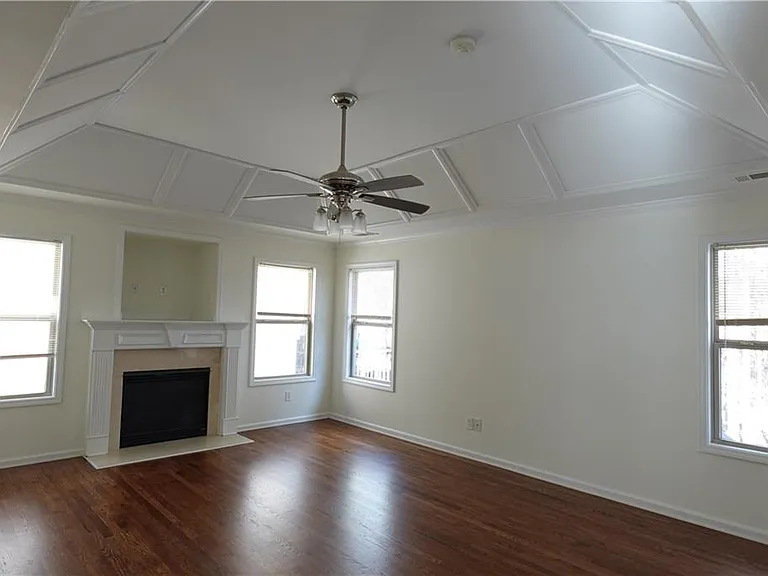 1921 Binnies Way — Photo 17