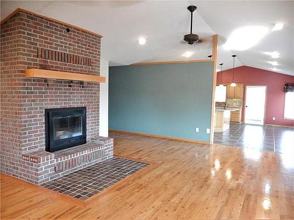 5th image of 2640 Greenwood Dr