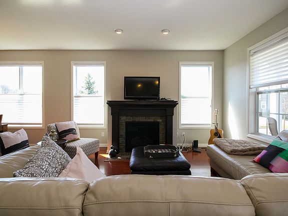 4th image of 11419 Beechwood Ln #1