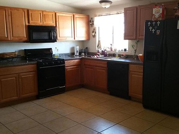 2nd image of 710 W Calle Antonia