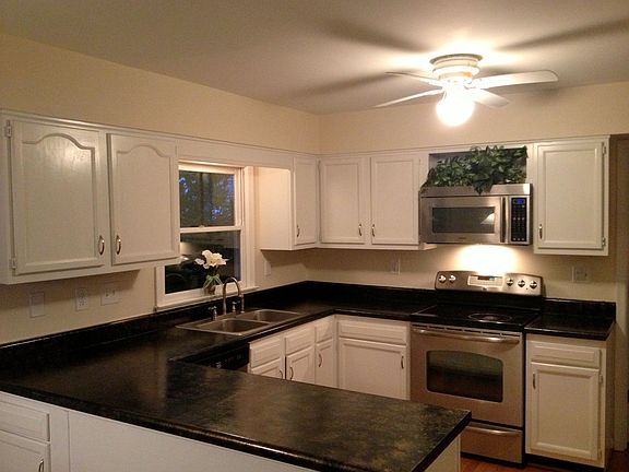 Kitchen - GE convection oven