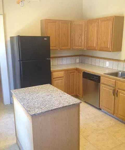 734 E Peralta Way — Photo 4