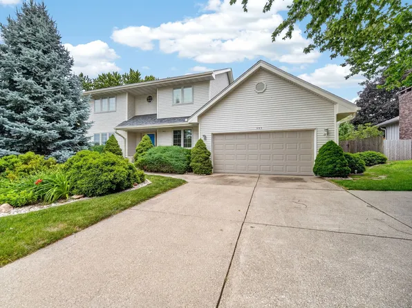 805 Valley West Dr, West Des Moines, IA 50265
