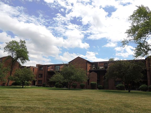 2nd image of 5200 S Tuckaway Blvd Unit 320B