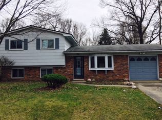 5433 Farm Rd, Waterford, MI 48327