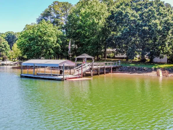 447 Kemp Rd, Mooresville, NC 28117