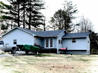 225 Arrowhead Dr, Goreville, IL 62939