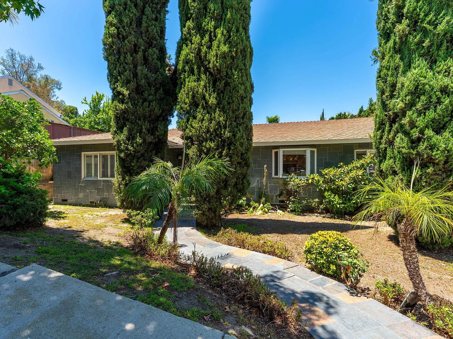 3 bed, 1968 sqft, $5,500 — Photo 2