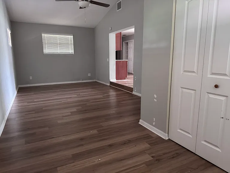 908 Silver Ridge Way — Photo 5