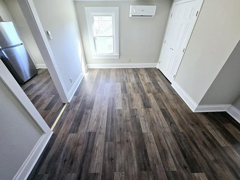 511 Cummings St #D — Photo 4
