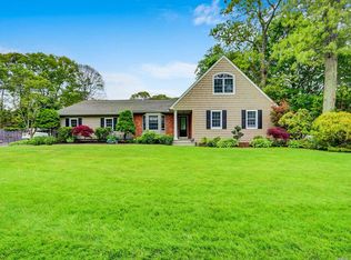 18 Oconnell Ct, Great River, NY 11739