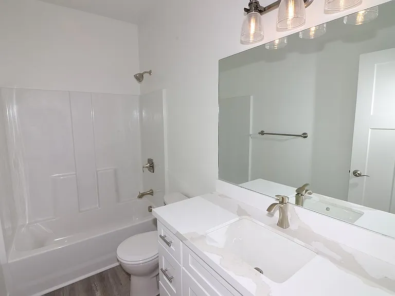 1030 Belford Ave — Photo 20