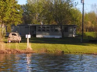 9441 N Shore Dr, Evart, MI