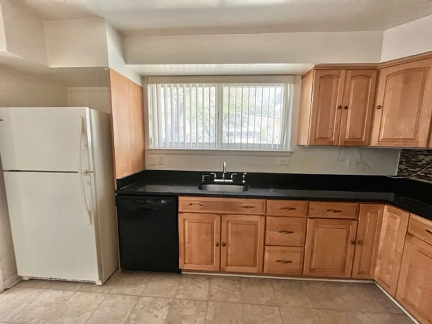 Fully updated 4 BR/2.5 BA home close to all amenities, Route 29 and 495 — Photo 3