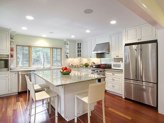 gorgeous center island kitchen