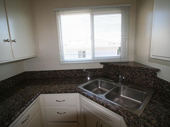 5th image of 9521 Alcott St #8